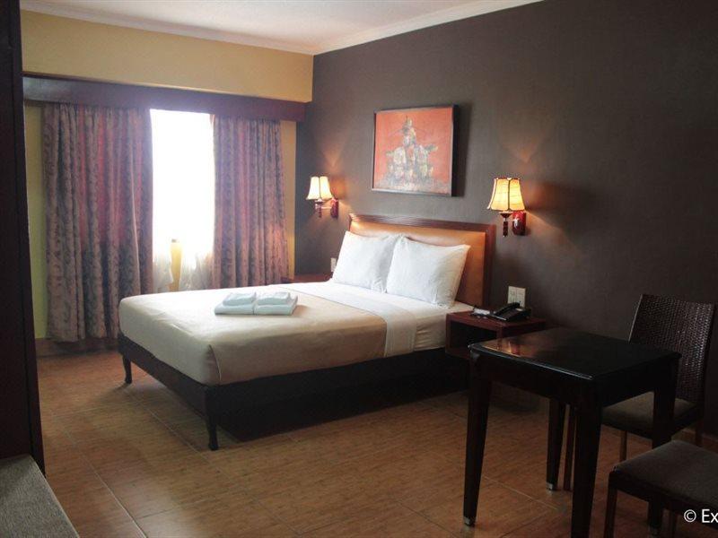 לאואג Pamulinawen Hotel מראה חיצוני תמונה