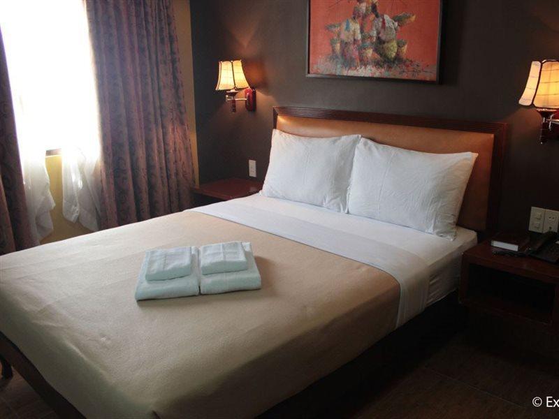 לאואג Pamulinawen Hotel מראה חיצוני תמונה