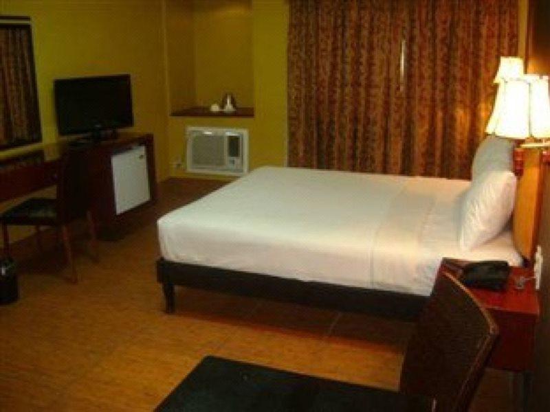 לאואג Pamulinawen Hotel מראה חיצוני תמונה