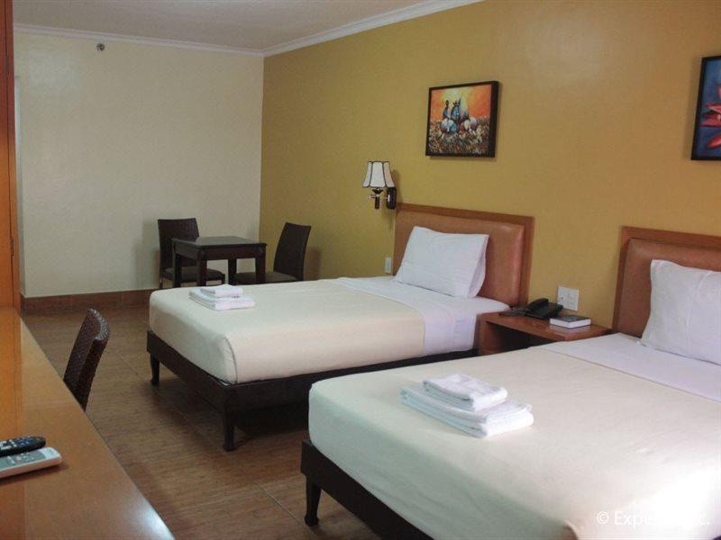 לאואג Pamulinawen Hotel מראה חיצוני תמונה