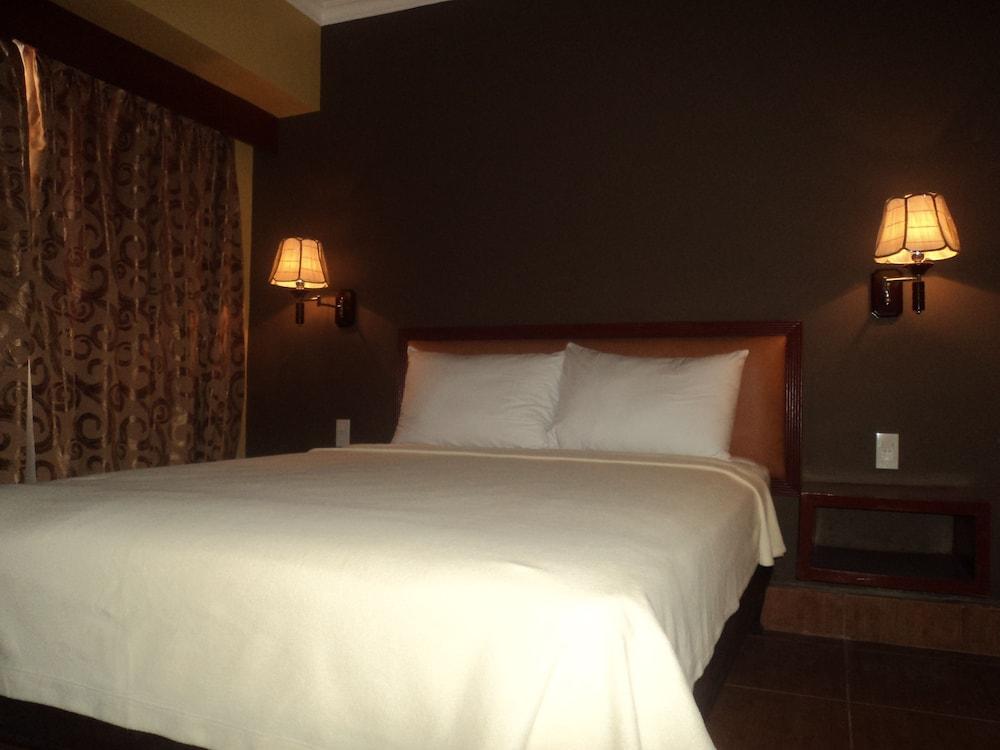 לאואג Pamulinawen Hotel מראה חיצוני תמונה