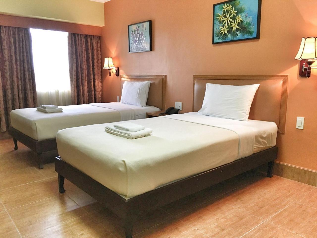 לאואג Pamulinawen Hotel מראה חיצוני תמונה